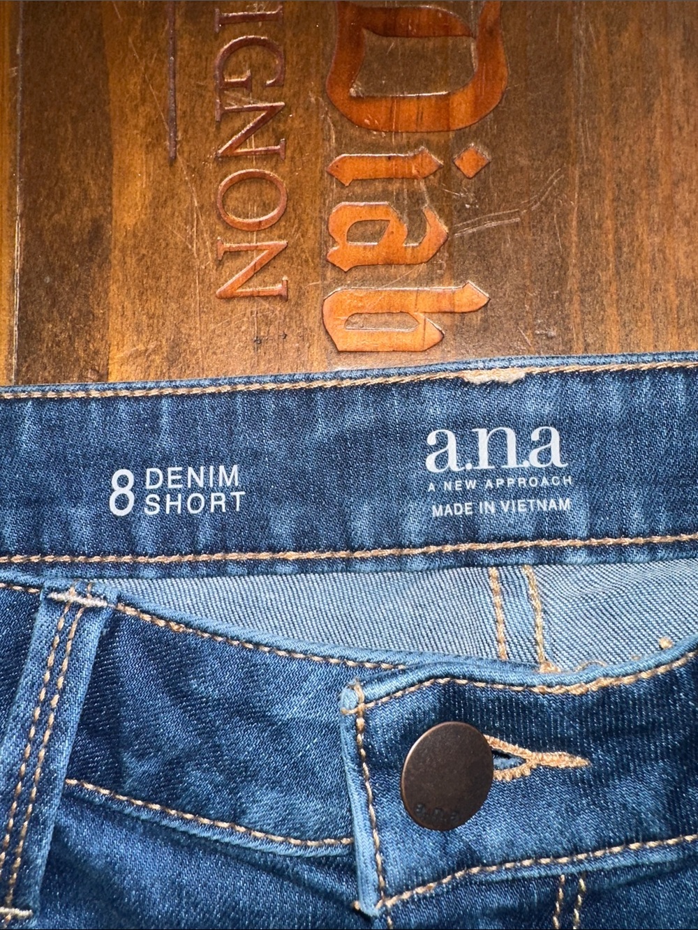 a.n.a Cuffed Mid-Rise Denim Shorts - Picture 2 of 3